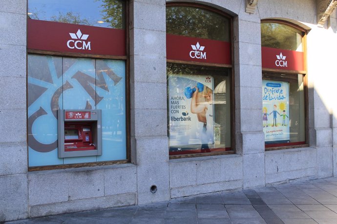 CCM, economía en Toledo, sucursales bancarias