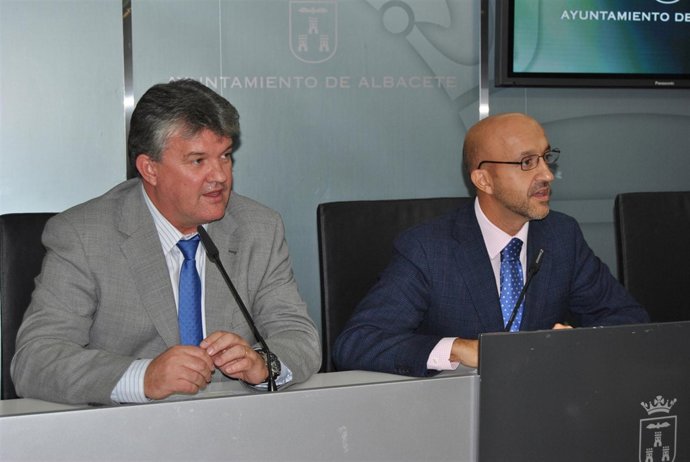 Los ediles en rueda de prensa