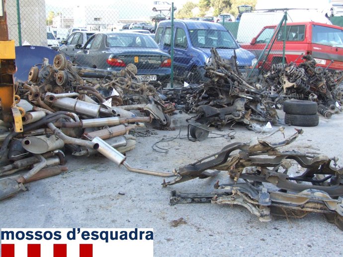 Piezas de coche recuperadas por los Mossos