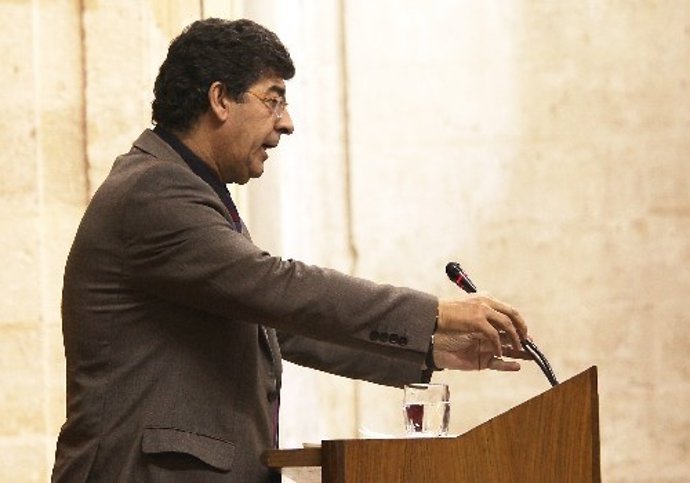 El vicepresidente de la Junta, Diego Valderas, en el Parlamento