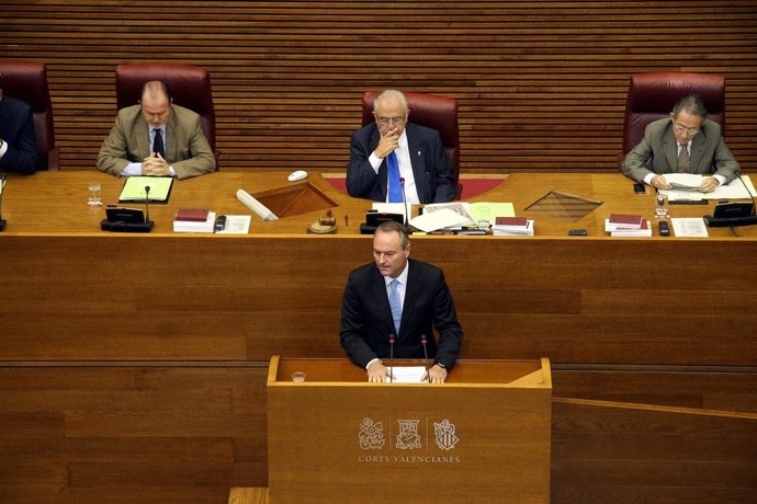 Alberto Fabra En El Pleno De Las Corts