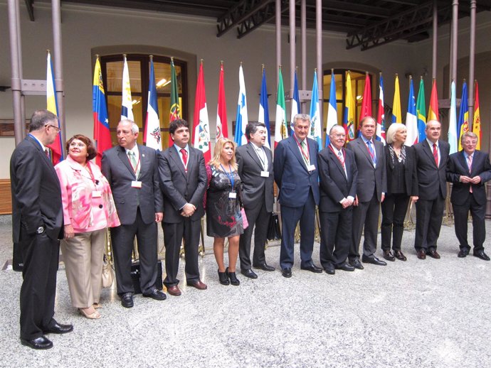 Foto de familia del Foro Parlamentario Iberoamericano
