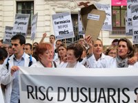 Medio millar de farmacéuticos claman ante el riesgo de quiebra "inminente" de 400 boticas