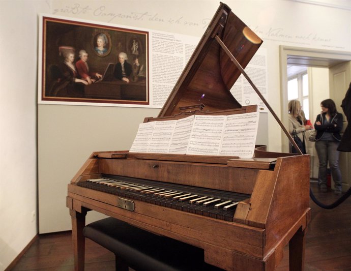 PIANO DE MOZART