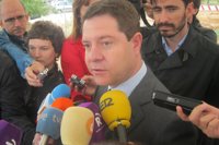 Page dice que si hay exaltos cargos socialistas que reclamen el complemento suprimido por Cospedal "están en su derecho"