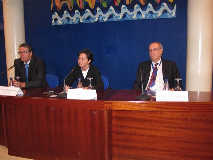 Moriyón, en el centro, durante la inaguruación del Congreso.