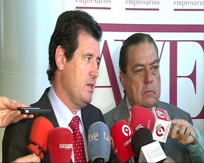 José Císcar (izquierda) junto a Vicente Boluda, presidente de AVE