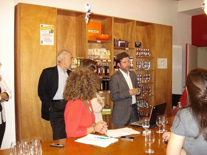 Carlos Alonso con turoperadores franceses