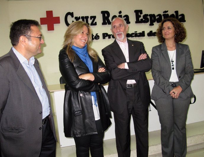 Heredia, Jiménez y Serrano, junto al presidente provincial de Cruz Roja 