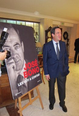 José Bono presenta 'Les voy a contar' en Sevilla