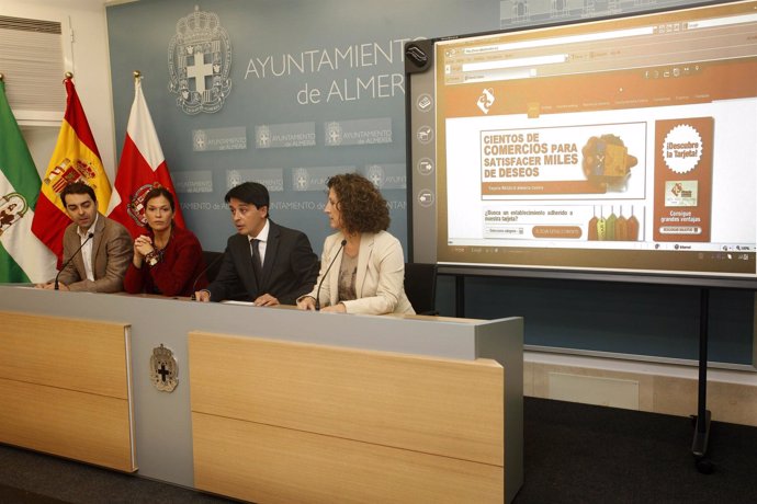Rueda de prensa de presentación de la web de Almería Centro