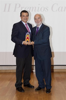 José González e Isaías Pérez Saldaña.