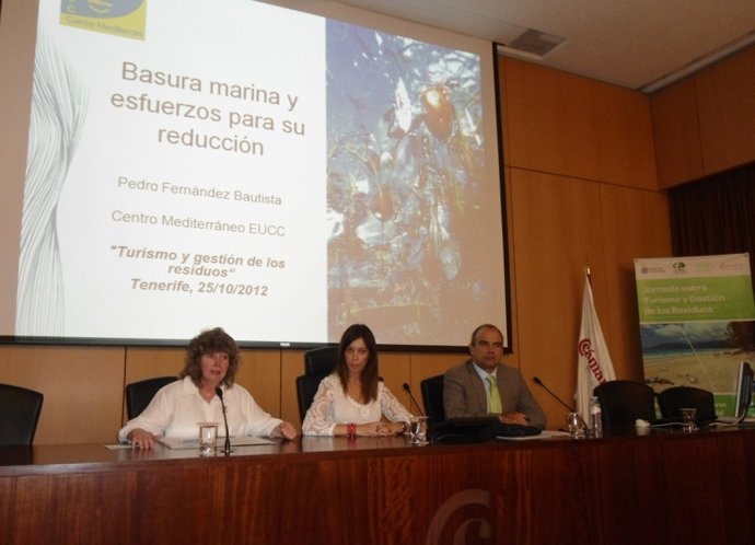 Hammerl, Medina y Dorta, en la inauguración de las jornadas