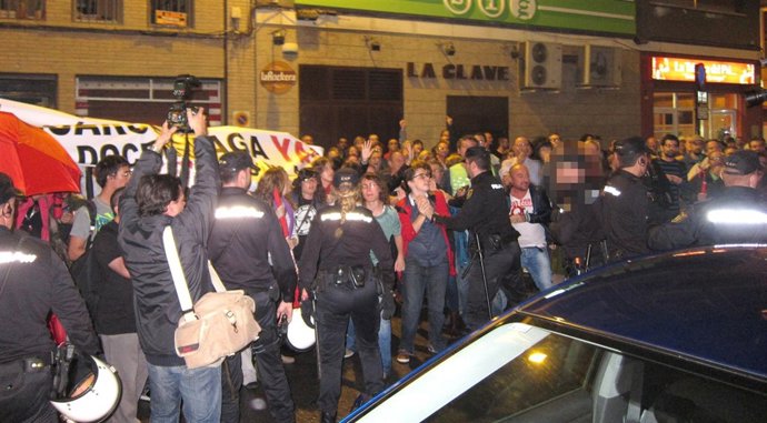 Manifestantes protestan en Murcia contra los recortes
