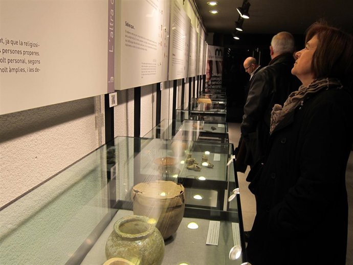 Exposición Sobre Arte Funerario Del Grupo Mémora