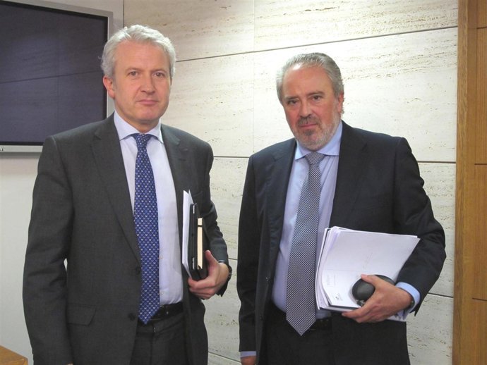 Emilio del Río, portavoz Gobierno y J.I. Nieto, consejero de Salud