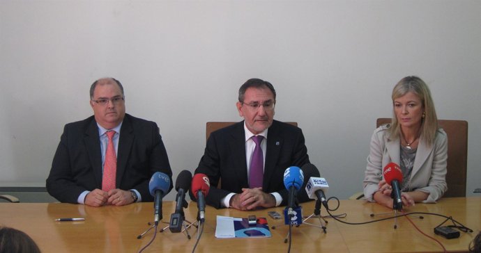 Gabriela Bravo Y De Rosa En Rueda De Prensa En Castellón