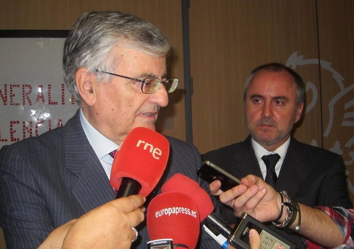 Eduardo Torres-Dulce junto al conseller de Justicia, Jorge Cabré