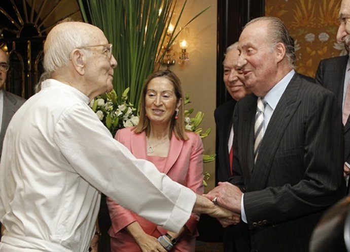 El Rey y  la ministra de Fomento en viaje oficial a la India