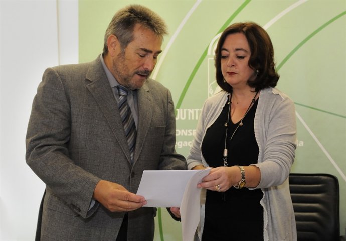 La consejera de Educación y el presidente del Consejo Escolar