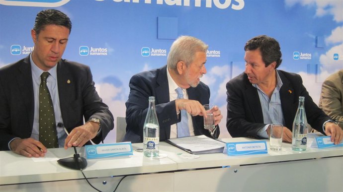 X.G.Albiol (Badalona); A. Beteta (secretario de Estado) y C.Floriano (PP)