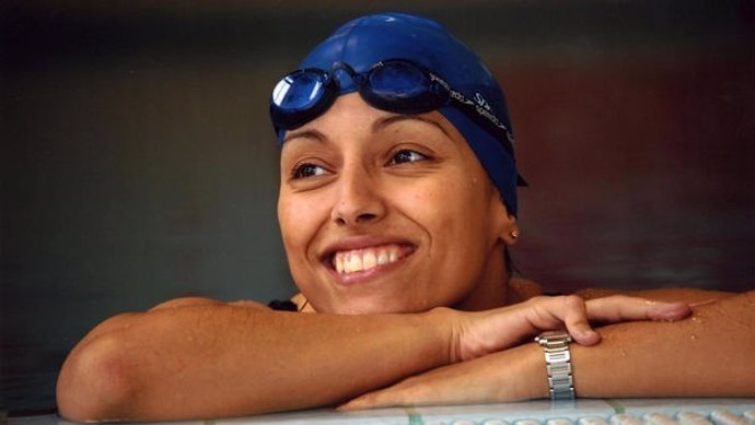 La nadadora paralímpica Teresa Perales investida Joven Cofrade de Honor