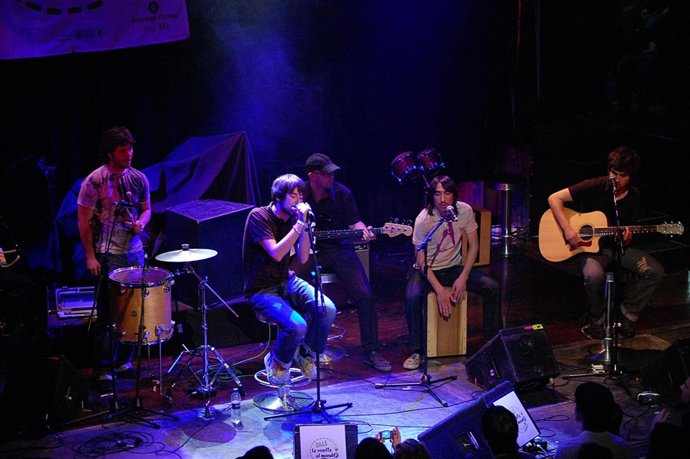 Parte del grupo Vetusta Morla durante un concierto