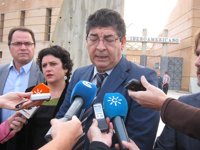 Valderas pide al PP que "no le duela" el plan extraordinario de acción social de Griñán, que llegará a "muchas familias"