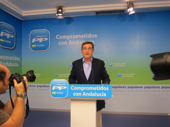 El coordinador de Economía y Hacienda del PP-A, Rafael Carmona