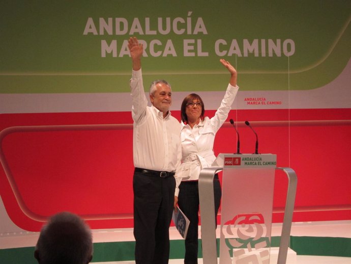 Griñán con la presidenta del PSOE de Málaga, María Gámez