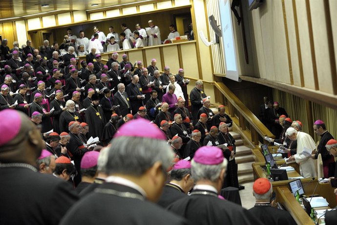 El Papa en el sínodo de los obispos 