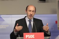 Rubalcaba reúne a la dirección del PSOE para analizar las derrotas electorales