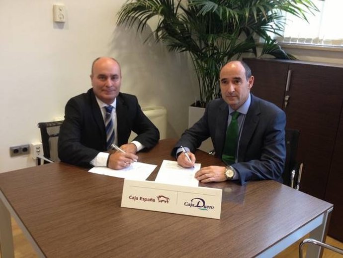 Antonio Sánchez Puerto y el presidente de Asprodes Salamanca, José Gómez.