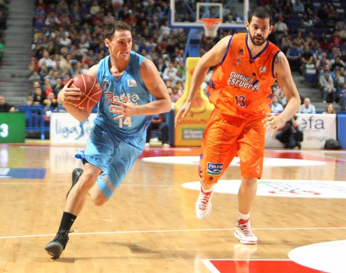 Kyle Kuric Vitor Faverani Asefa Estudiantes Valencia Basket Club 