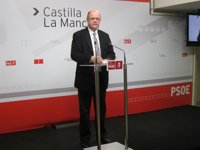 PSOE lamenta que Tirado vea una "machada" que se "dinamite" la educación o se "destruya" la sanidad