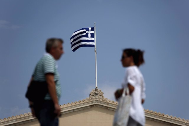 Bandera de Grecia sobre un edificio
