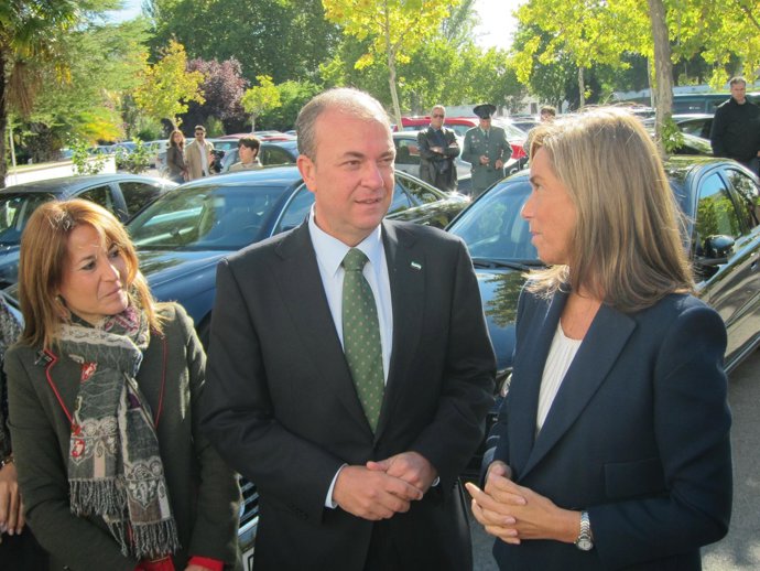 Monago Con La Ministra De Sanidad Y La Alcaldesa De Cáceres