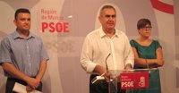 El PSOE pide a Valcárcel medidas para evitar la "caída en picado" de los comercios de la Región