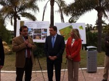 Planas y Muñoz inauguran el Parque Forestal de los Tres Jardines en Marbella