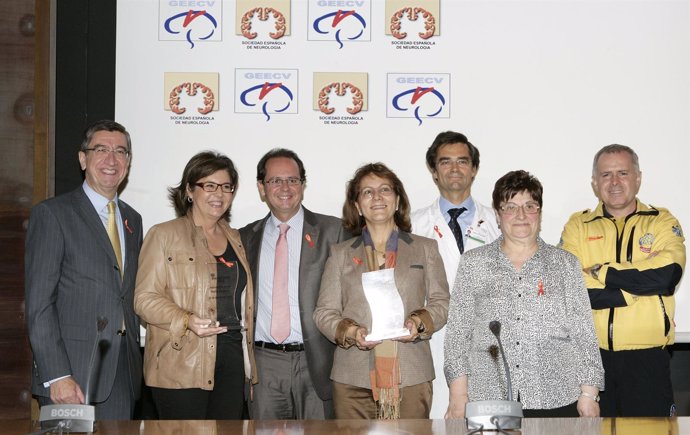 Foto de familia de los premiados por la SEN en el Día Mundia del Ictus