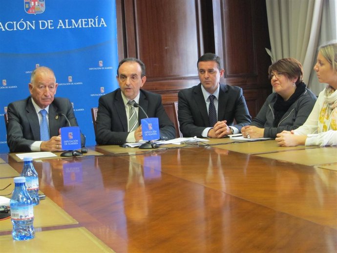 Amat y Rodríguez, en rueda de prensa