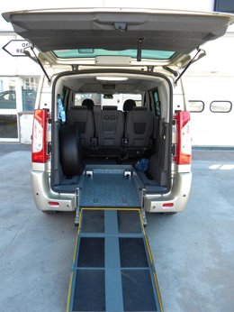 Parte trasera del taxi adaptado