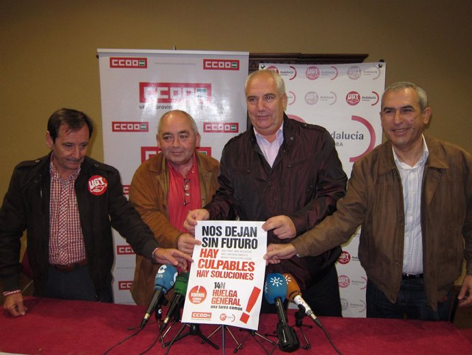 Pastrana y Carbonero en el centro antes de reunirse con sindicalistas en Córdoba