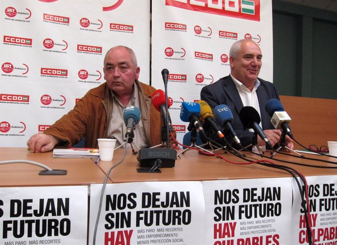 Manuel Pastrana (UGT-A) y Francisco Carbonero (CCOO-A), en rueda de prensa.