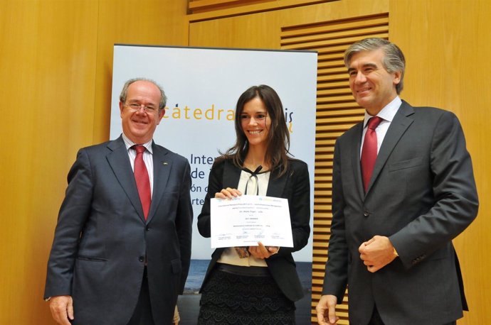 María Nogal recibe el premio nacional e internacional Albertis            