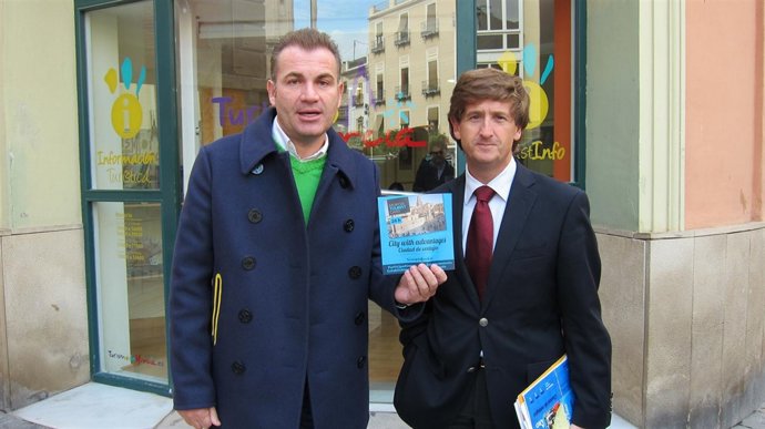 Presentación pegatinas adhesivas a Murcia Tourist Card