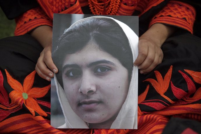 Malala Yousafzai, activista paquistaní de 14 años que fue atacada por los talibá
