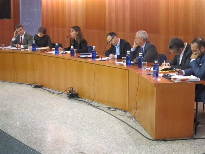 Primer debate de precampaña catalana con todos los partidos