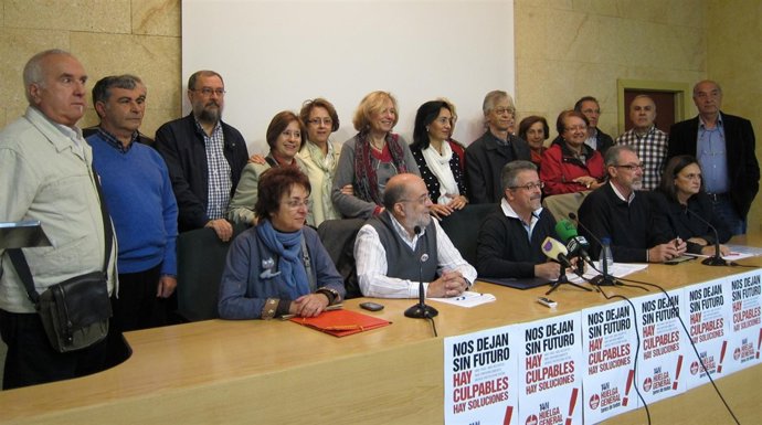 Imagen de los docentes afectados por los impagos