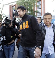 Nikola Karabatic (Montpellier) saliendo de comisaría